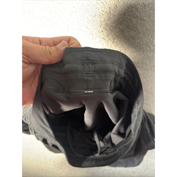 Lululemon Shorts Men’s Size 32" Waist Pace Breaker Black Gray Crackle - Picture 16 of 16